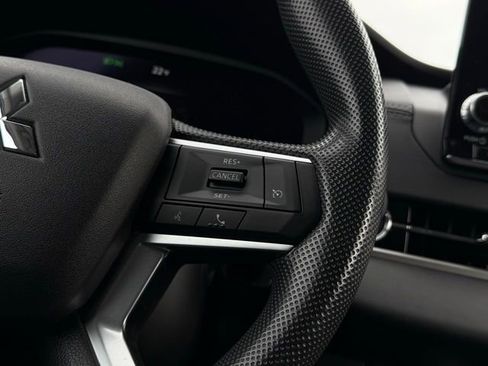 Used 2023 Mitsubishi Outlander ES image 10