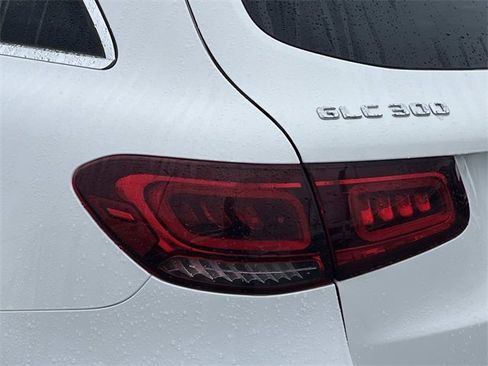 Used 2022 Mercedes-Benz GLC 300 image 10