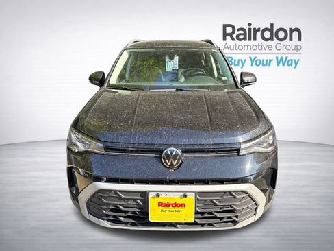Used 2025 Volkswagen Taos SE FWD image 2