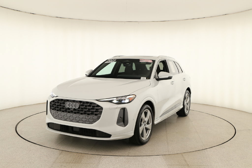 Certified 2025 Audi Q5 Prestige AWD/4WD image 12