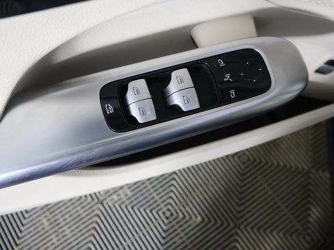 Used 2023 Mercedes-Benz C 300 4MATIC Sedan image 35