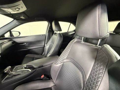 Used 2021 Lexus UX 250h w/ Accessory Package (Z2) AWD/4WD image 5
