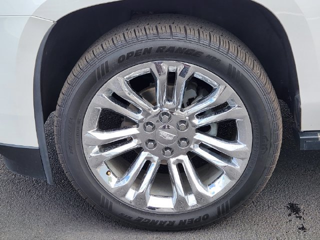 Used 2018 Cadillac Escalade Premium Luxury w/ LPO, Radiant Package AWD/4WD image 21