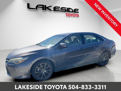 Used 2015 Toyota Camry XSE w/ Moonroof Package image 4