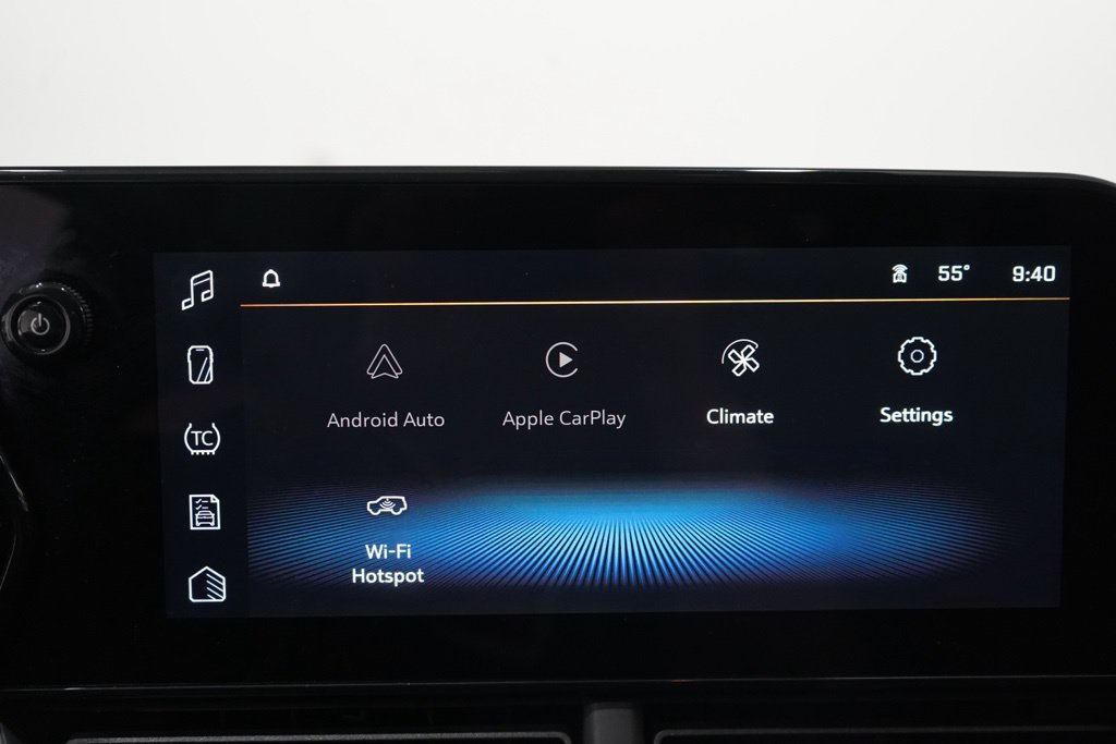Used 2025 Chevrolet Trax LT FWD image 25