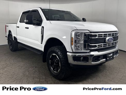 Used 2025 Ford F350 XLT w/ Tremor Off-Road Package AWD/4WD image 1