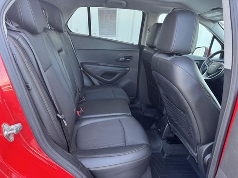 Used 2017 Chevrolet Trax LT w/ LT Convenience Package image 21
