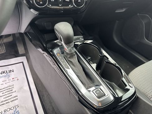 Used 2025 Chevrolet Trax LT w/ LT Convenience Package image 20