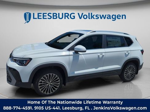 New 2026 Volkswagen Taos SE FWD image 13