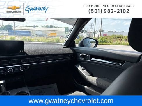 Used 2025 Honda Civic Sport image 25