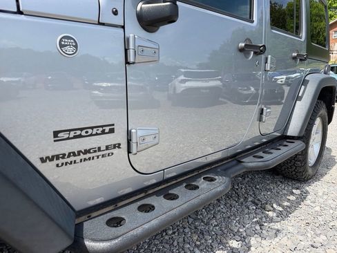 Used 2017 Jeep Wrangler Unlimited Sport w/ Quick Order Package 24S AWD/4WD image 15
