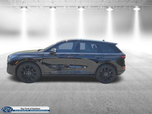 Used 2023 Lincoln Corsair AWD w/ Equipment Group 102A image 5