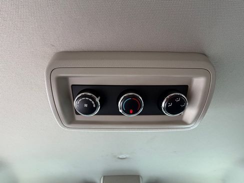 Used 2019 Dodge Grand Caravan SE FWD image 20