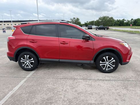 Used 2016 Toyota RAV4 LE FWD image 7
