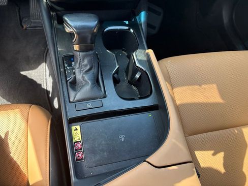 Used 2023 Lexus ES 350 w/ Premium Package FWD image 18