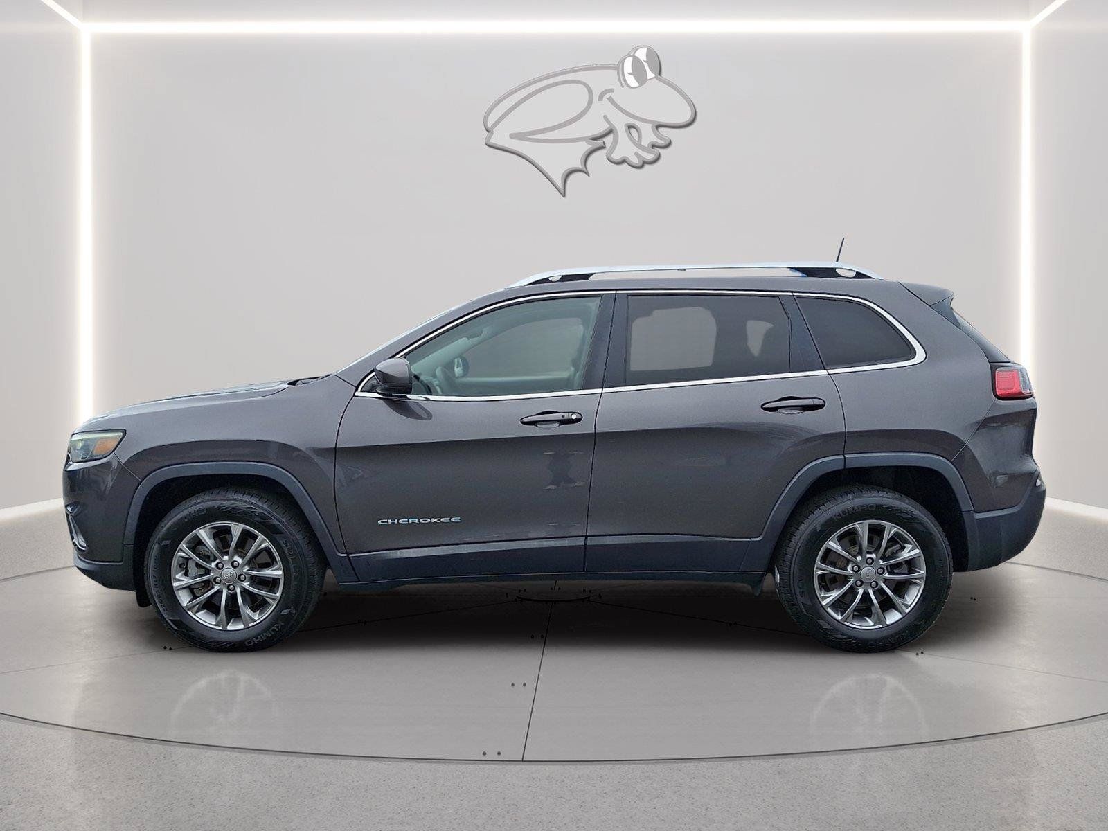 Used 2021 Jeep Cherokee Latitude Lux AWD/4WD image 2