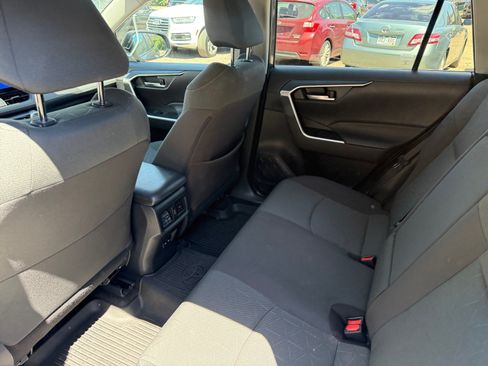 Used 2023 Toyota RAV4 XLE AWD/4WD image 17