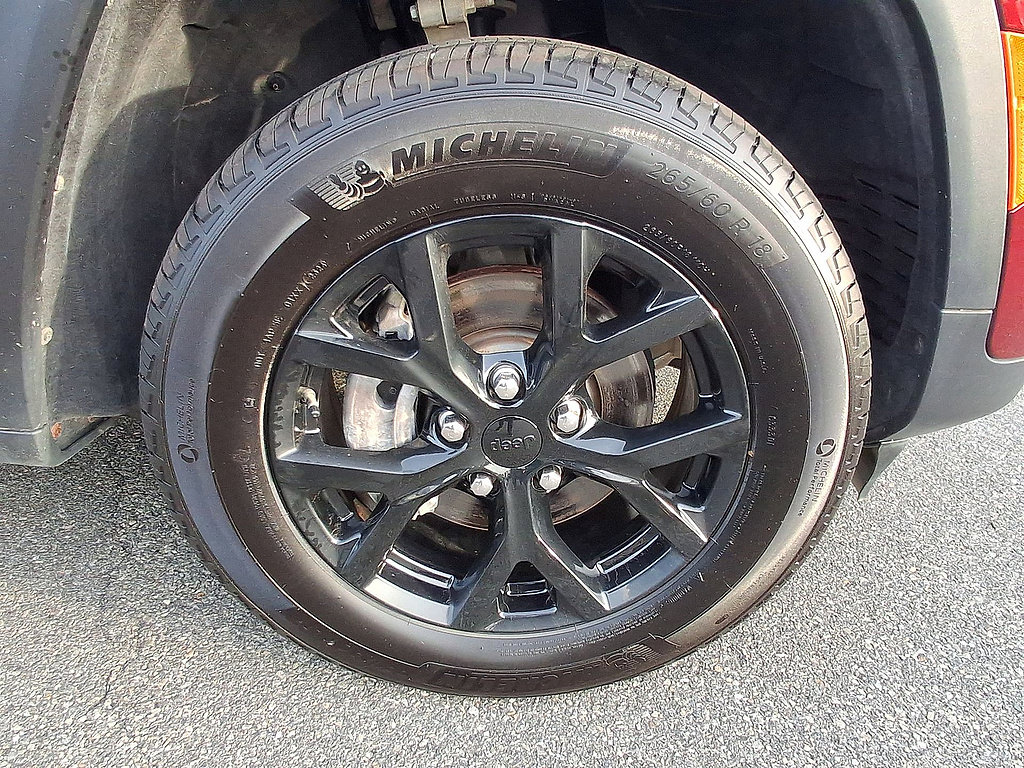 Used 2024 Jeep Grand Cherokee Altitude AWD/4WD image 33