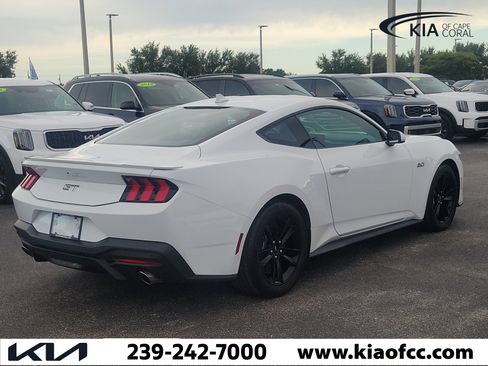 Used 2025 Ford Mustang GT RWD image 6