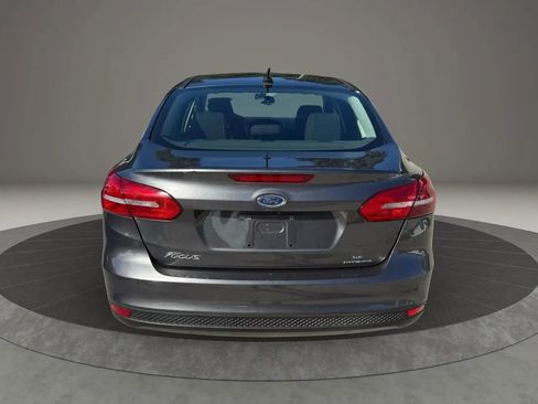 Used 2016 Ford Focus SE image 4