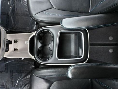 Used 2021 Chrysler Pacifica Touring-L image 35