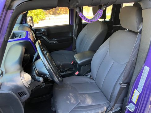 Used 2018 Jeep Wrangler Unlimited Sport S image 14