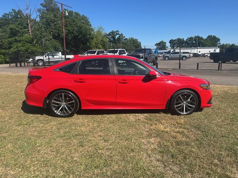 Used 2024 Honda Civic Touring image 9