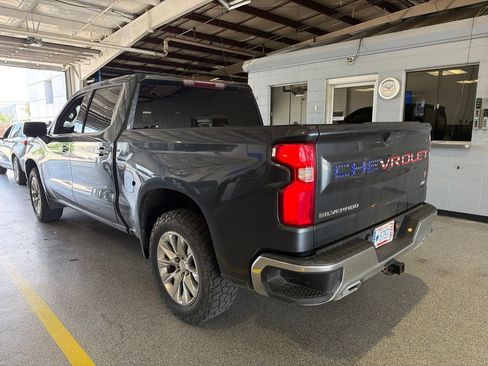 Used 2020 Chevrolet Silverado 1500 LTZ w/ Z71 Off-Road Package AWD/4WD image 4