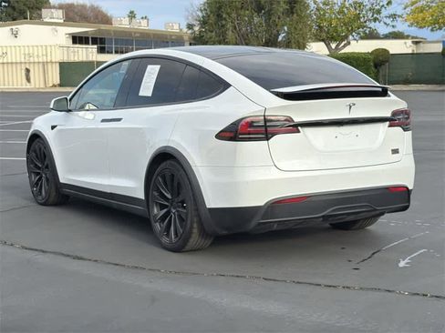Used 2023 Tesla Model X Plaid image 6