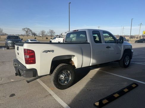 Used 2011 Chevrolet Silverado 2500 W/T image 2