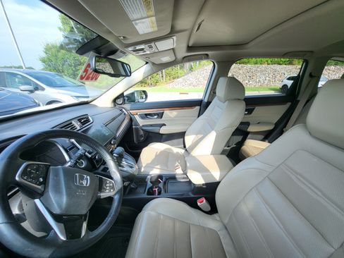 Used 2017 Honda CR-V Touring image 10