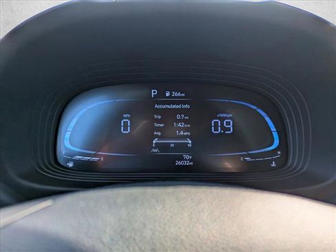 Used 2024 Hyundai Venue Limited image 10