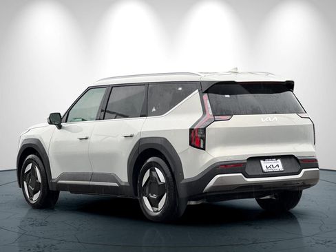 New 2026 Kia EV9 Wind image 6