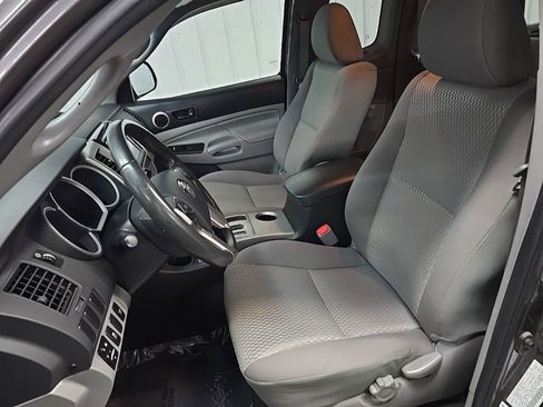 Used 2015 Toyota Tacoma 4x4 Access Cab w/ SR5 Package image 28