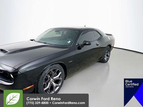 Used 2019 Dodge Challenger R/T image 3