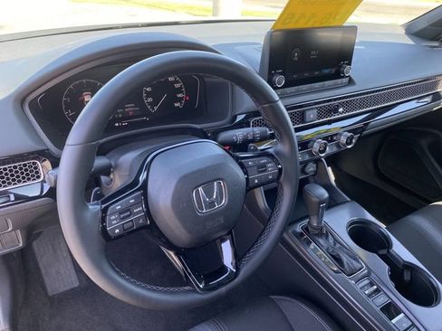 Certified 2025 Honda Civic Sport image 17