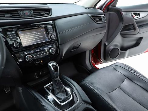 Used 2017 Nissan Rogue SL w/ SL Premium Package AWD/4WD image 26