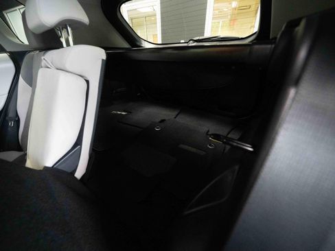 Used 2020 Toyota RAV4 XLE w/ Carpet Mat Package AWD/4WD image 24