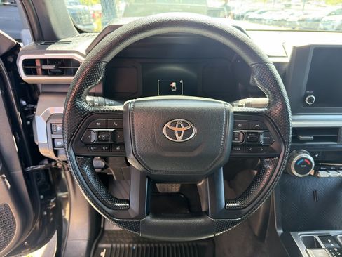 Used 2025 Toyota Tacoma SR5 AWD/4WD image 19
