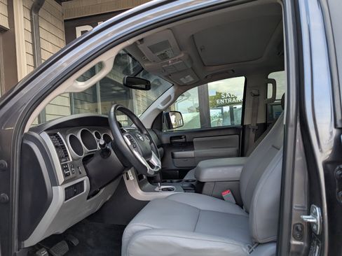 Used 2015 Toyota Sequoia SR5 image 13