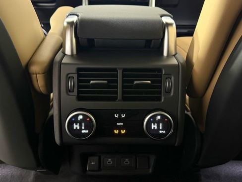 New 2026 Land Rover Discovery Dynamic SE image 20