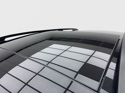 Used 2022 Mercedes-Benz GLE 350 w/ AMG Line Exterior image 11