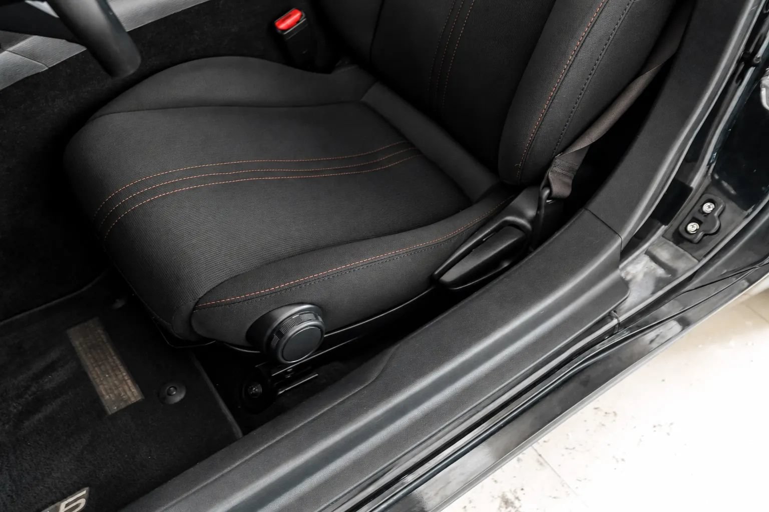 Used 2016 MAZDA MX-5 Miata Club RWD image 29