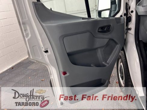 Used 2017 Ford Transit 250 Base image 27