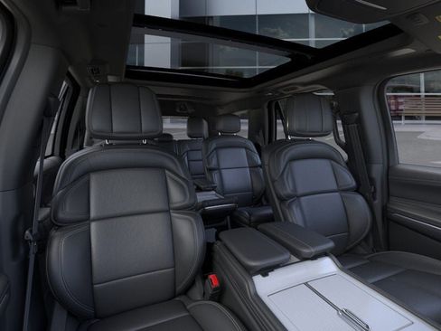 New 2026 Lincoln Navigator Reserve w/ Jet Appearance Package image 10