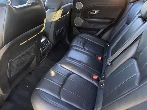 Used 2019 Land Rover Range Rover Evoque SE image 25