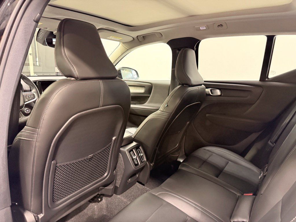 Used 2026 Volvo XC40 B5 Core AWD/4WD image 20