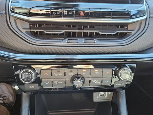 New 2026 Jeep Compass Latitude AWD/4WD image 19