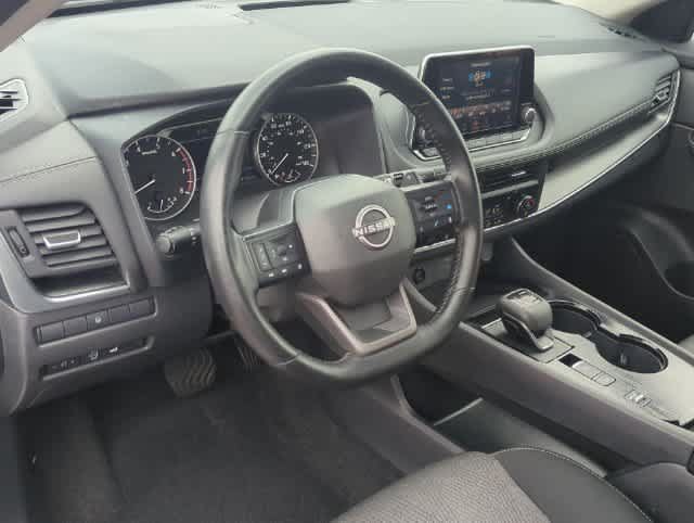 Used 2025 Nissan Rogue SV FWD image 10