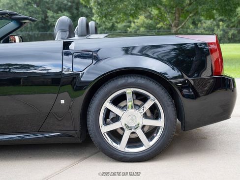 Used 2006 Cadillac XLR RWD image 3
